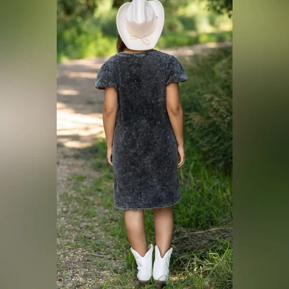 BiBi Black Puff Sleeve Mineral Wash Dress - Picture 2 of 6